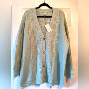 beautiful super warm and super good quality sweater